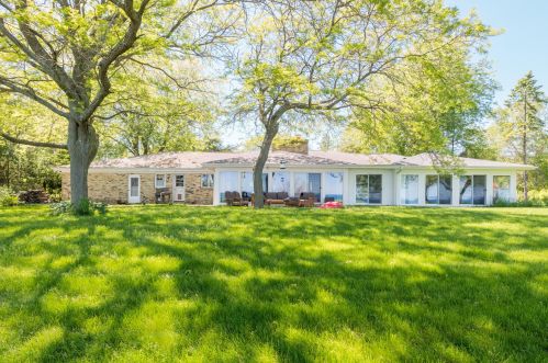 13328 Lakewood Dr, Thiensville WI  53097-2409 exterior