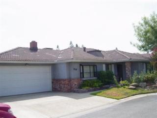 919 Fallbrook Ave, Fresno, CA 93720-2539