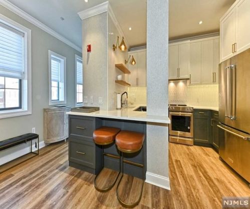 3501 Rio Vista Dr, Mahwah NJ  07430-4006 exterior