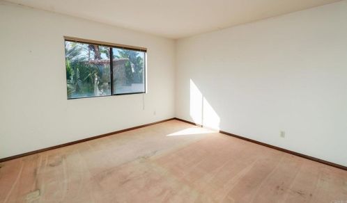 1129 Sugarbush Dr, Vista CA  92084-6605 exterior