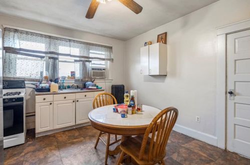 28 Rochambeau Ave, Providence RI 02906-1908 exterior