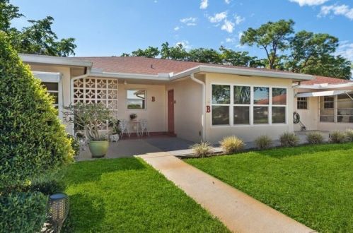 5240 3rd St, Delray Beach, FL 33445-1765