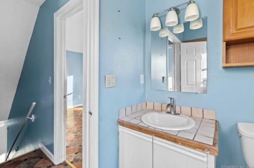 140 Chestnut St, Norwich CT  exterior