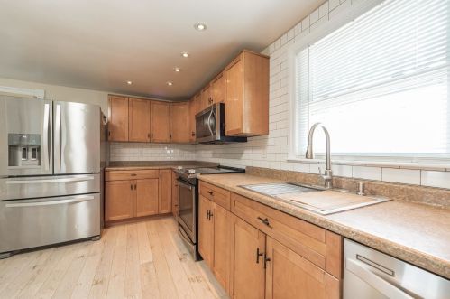 36 Glenwood St, Nashua NH 03060-5216 exterior