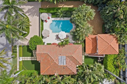 252 Seaspray Ave, Palm Beach, FL 33480-4229