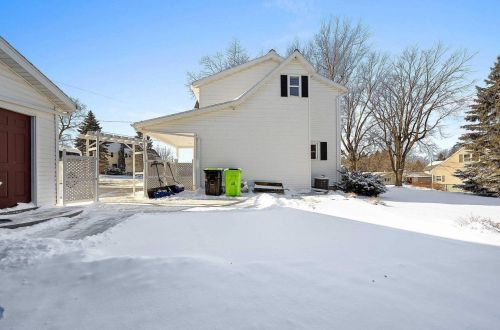 124 Columbia St, Chilton WI  53014-1418 exterior