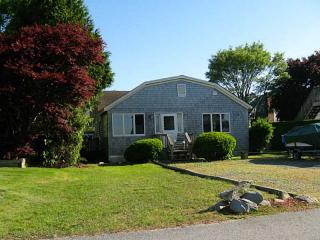 47 Anchorage Rd, South Kingstown, RI 02882-2001