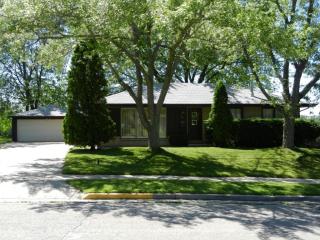 1418 Grand Ave, Waukesha, WI 53189-7631