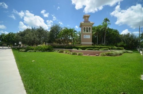 16835 1st Pl, Hollywood, FL 33027-1095