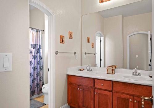 4021 Calistoga Ct, Modesto CA  95356-8987 exterior