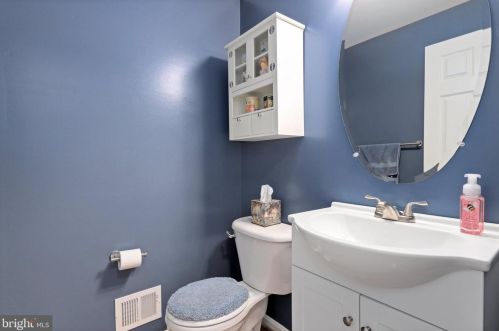 14149 Murphy Ter, Gainesville VA  20155-1725 exterior