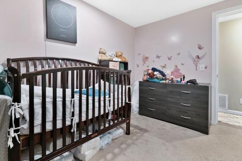 26 Blish Rd, East Hampton CT  06447-1110 exterior