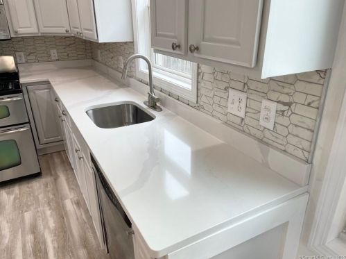 79 Botsford Ave, Milford CT  06460-5852 exterior