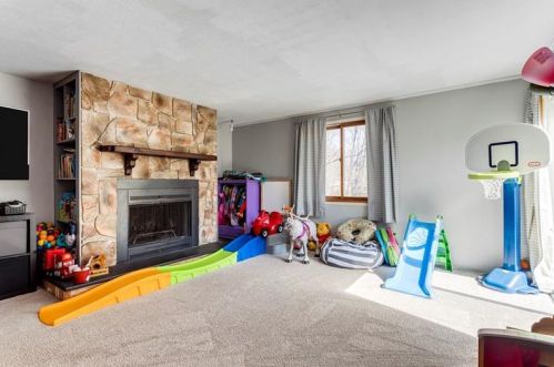 883 Stevendale Dr, Pittsburgh PA  15221-3926 exterior