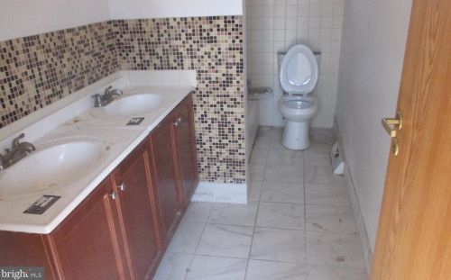 321 Johnson Ave, Lawrence Township NJ  08648-3419 exterior