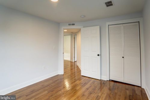 15 Beechwood Ave, Camden NJ  08107-1318 exterior