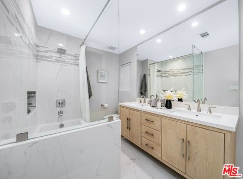 22733 De Kalb Dr, Calabasas CA  91302-4805 exterior