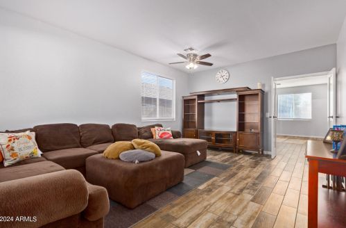 15411 Port Royale Ln, Sun City, AZ 85379-6070