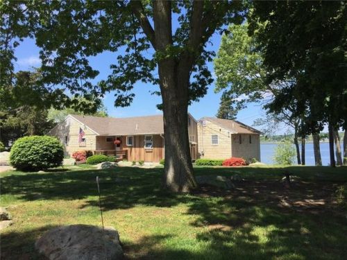 104 Latimer Point Rd, Stonington, CT 06378-2618