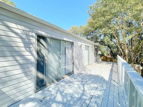 8119 Ceberry Dr, Austin TX  78759-8705 exterior