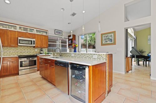 18880 29th St, Hollywood FL  33029-2411 exterior