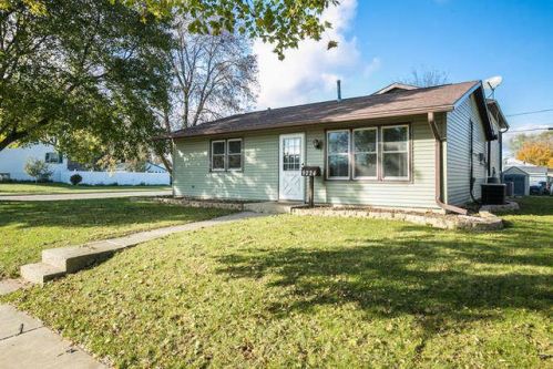 9224 Carol Ann Dr, Sturtevant, WI 53177-2747