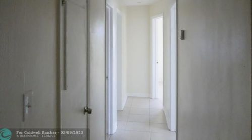 594 5 St, West Palm Beach FL  33404-7402 exterior