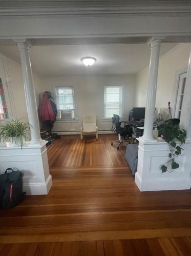 67 Rochambeau Ave, Providence RI 02906-1908 exterior