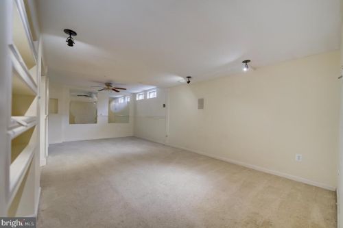 3517 Soffit Pl, Woodbridge VA  22192-5213 exterior