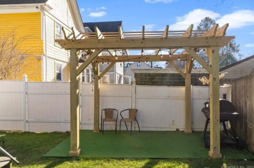 3 Griswold Ct, United States Coast Guard Ac CT  06320-5209 exterior