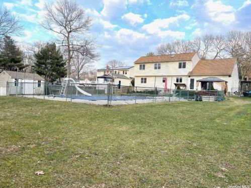 94 Joan Ave, South Setauket NY  11720-4415 exterior