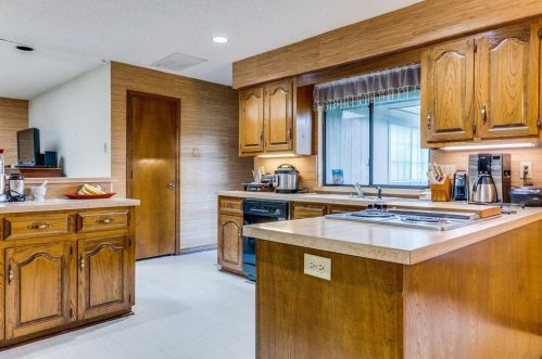 702 Mount Vernon Dr, Richardson TX  75081-5336 exterior