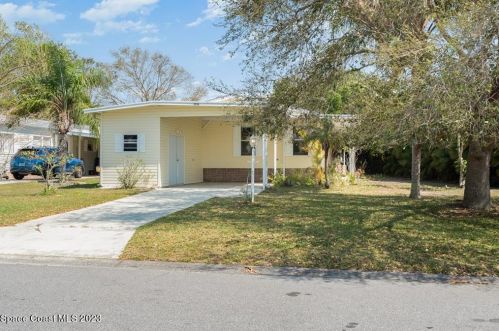 1238 Waterway Dr, Sebastian, FL 32976-7096
