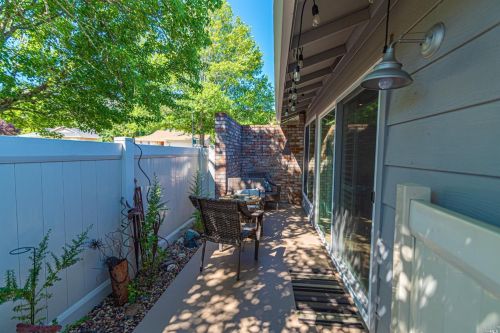 7403 Oakmont Dr, Santa Rosa CA  95409-6365 exterior