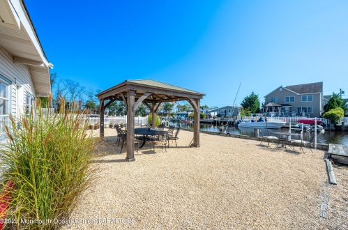 45 Lagoona Dr, Bricktown NJ 08723-7642 exterior