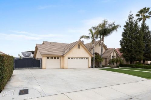 4400 Rock Lake Dr, Bakersfield, CA 93313-5033