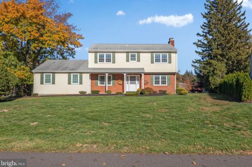 1632 Crescent Blvd, Yardley, PA 19067-3112