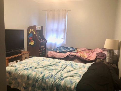 727 Myrtle Ave, West Islip NY  11795-3719 exterior