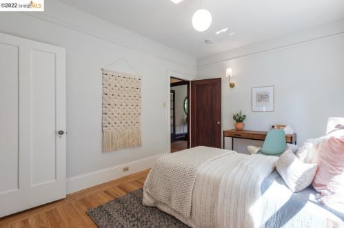 2718 Russell St, Berkeley CA 94705-2333 exterior