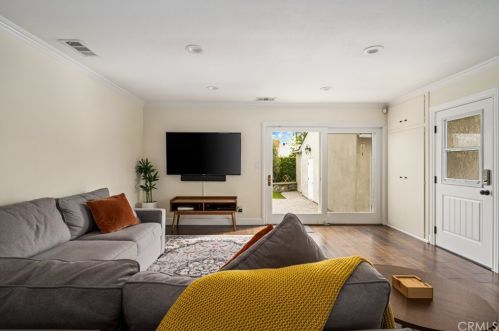 1932 Montair Ave, Long Beach CA  90815-3011 exterior