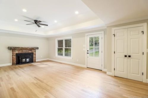 68 Bayberry Hill Rd, Ridgefield, CT 06877-6003