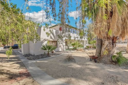 51650 Avenida Bermudas, La Quinta CA  92253-6108 exterior