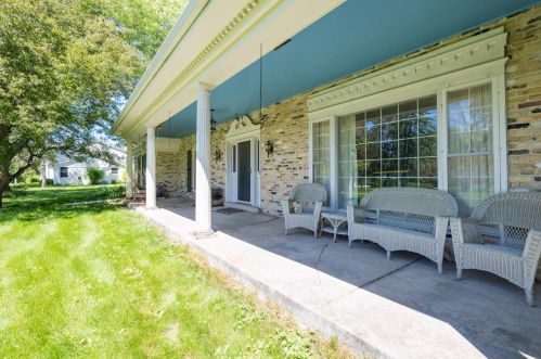 13328 Lakewood Dr, Thiensville WI  53097-2409 exterior