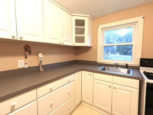 97 Wheeler Ave, Salem NH  03079-3494 exterior