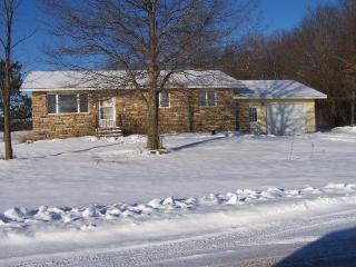 407 Sandy Ln, Peplin, WI 54455-9713