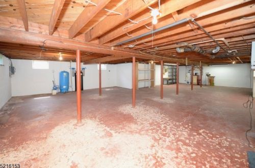 683 Squaw Brook Rd, Paterson NJ  07508-3004 exterior