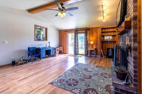 3300 Kennedy Dr, Sturtevant, WI 53177-2815