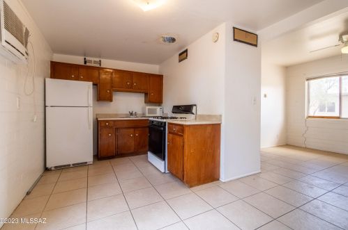 3647 Bermuda St, Tucson AZ  85716-2302 exterior