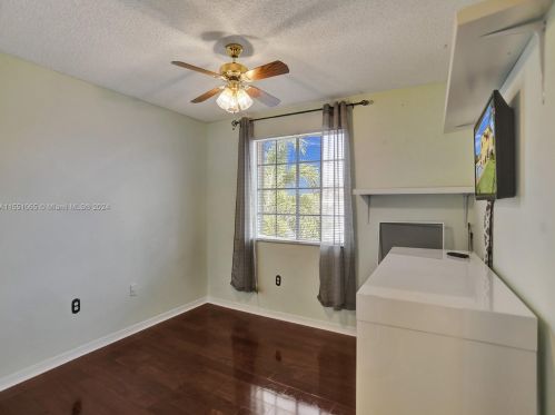 1282 192 Ave, Hollywood FL 33029-5823 exterior