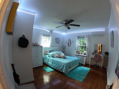 690 Tulip Ave, Floral Park NY  11001-3754 exterior